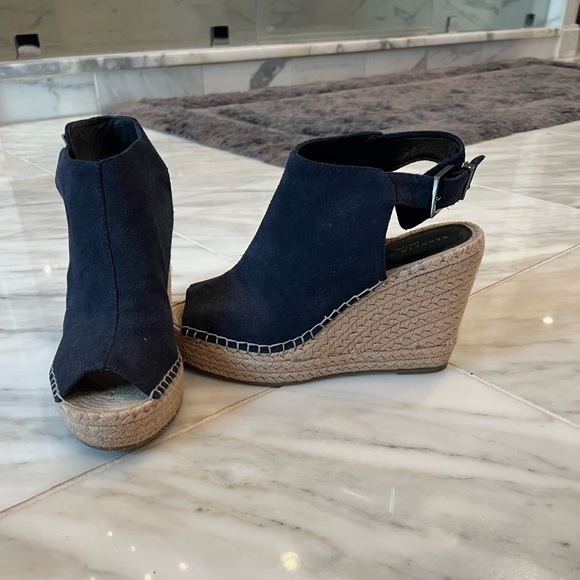 Kenneth Cole suede sling back - Picture 3 of 3